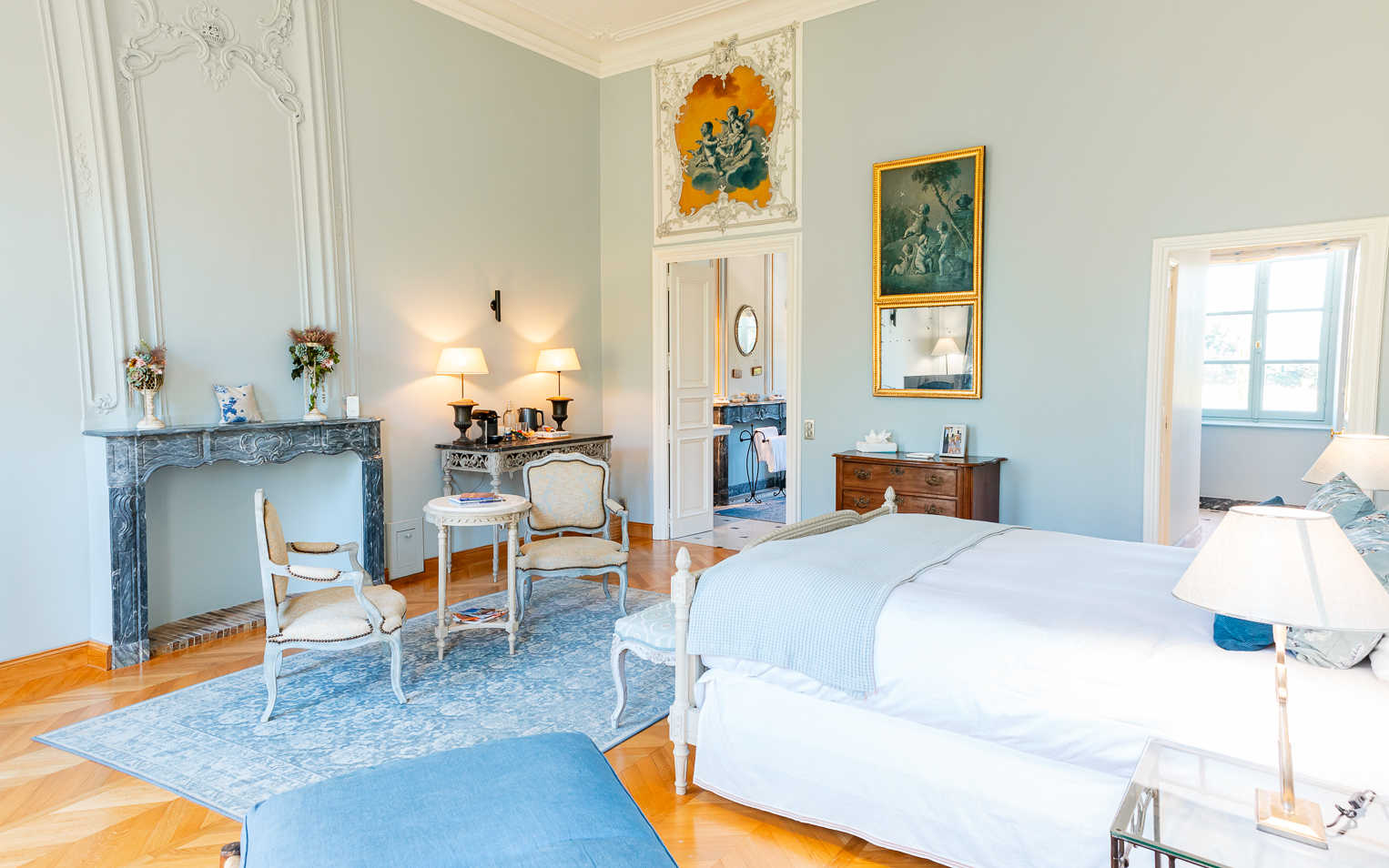 Blue Guest room Chateau Talaud